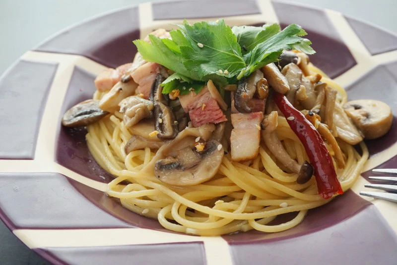 【料理名②】ベーコンとキノコのパスタ